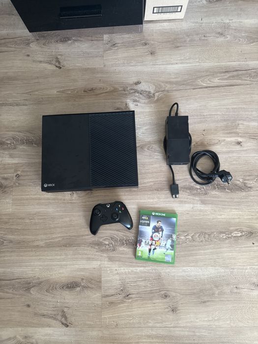 Microsoft Xbox One 500 GB + zasilacz + pad + gra w bdb stanie