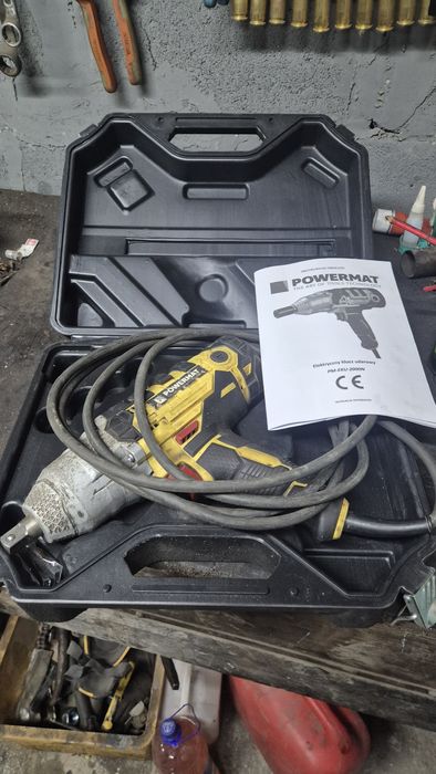 Ударный гайковерт