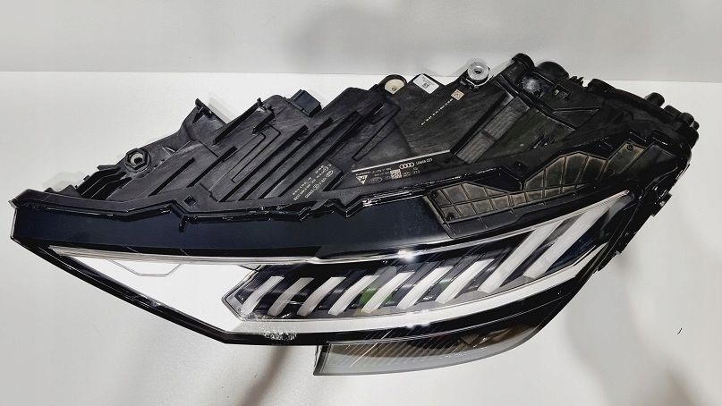 reflektor lewy full led audi q8 matrix europa