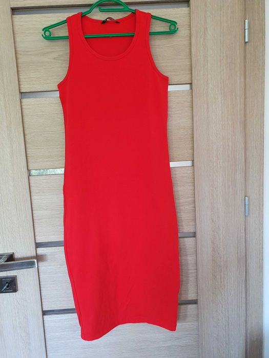 Nowa bez metki czerwona sukienka