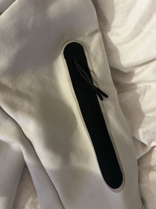 Dres Nike Tech bezowy