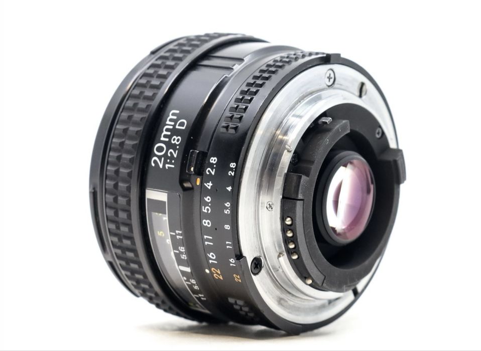 Nikon AF Nikkor 20mm f2.8D Full Frame Grande Angular