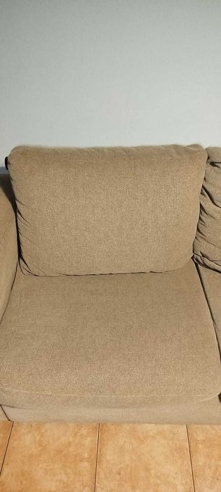 Conjunto sofá e poltrona em bom estado de conservação