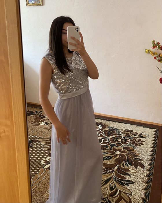 Вечірня сукня