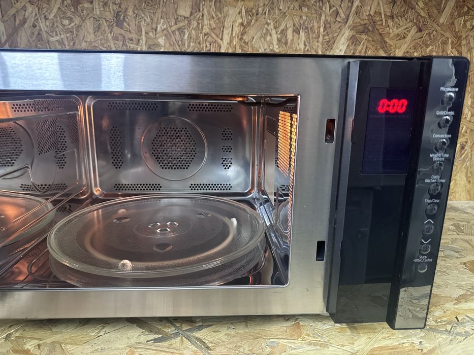 Мікоохвильова піч KOENIC