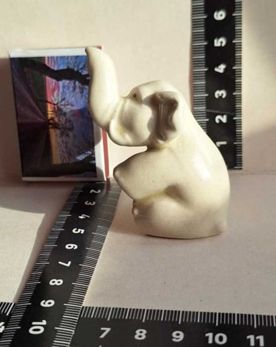 ceramiczny biały Słonik na szczęście 12