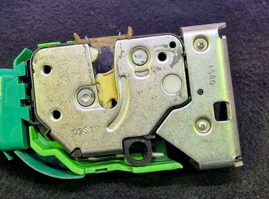 Fechadura / Fecho Porta Frente Esquerdo 50525353 - ALFA ROMEO GIULIETTA
