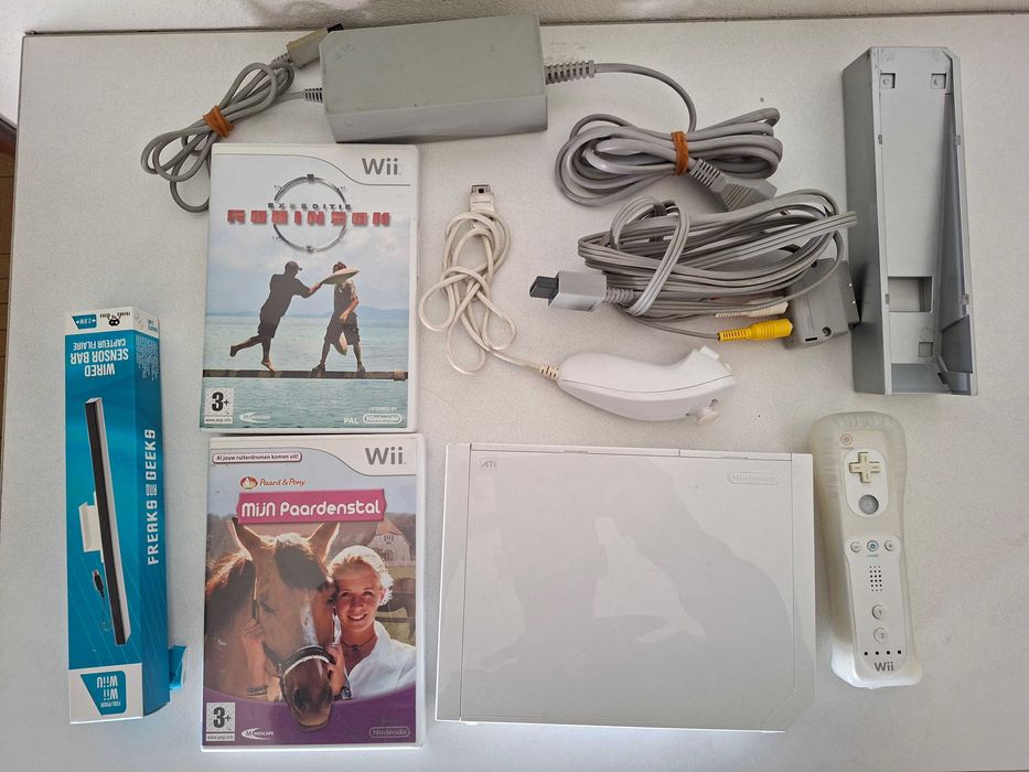 Nintendo Wii Branca 1º Modelo + 1 Comando + 2 jogos *100% Funcional*