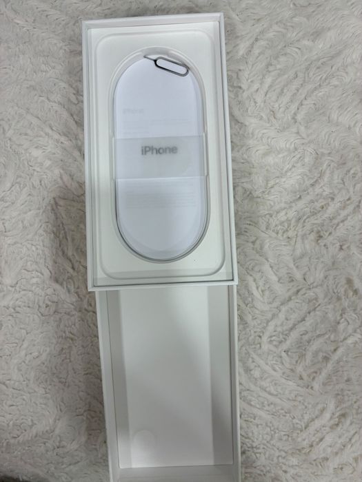 iPhone 16E – Branco | 9 meses de uso (Bateria a 99%) | Estado Impecável