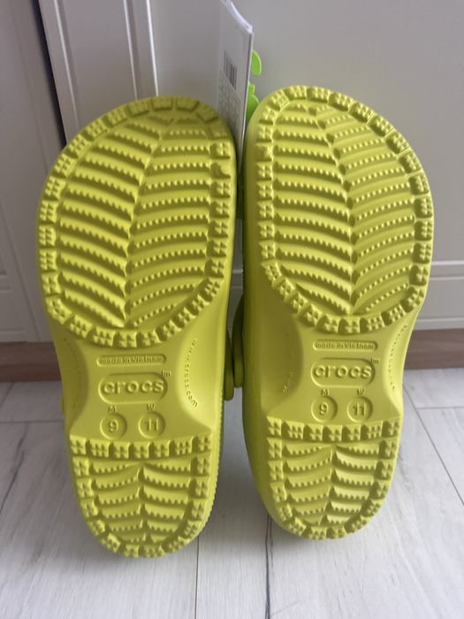 Klapki damskie Crocs Classic  r. 42-43 damska 11 Limonkowe