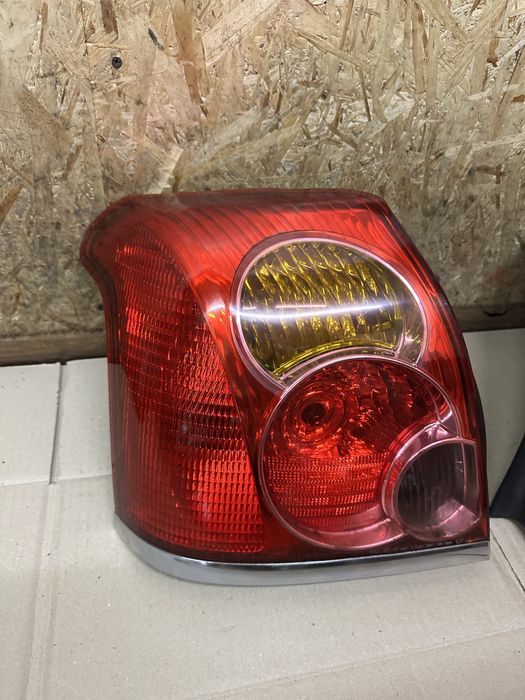 Задні фари стопи ліхтарі
