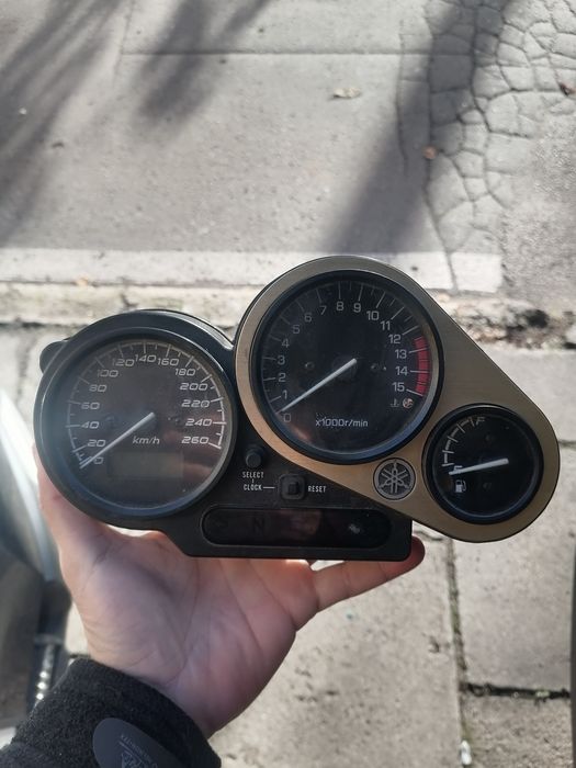 Licznik motocyklowy Yamaha fazer