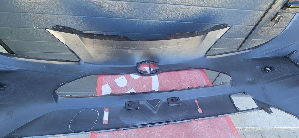Parachoques para TOYOTA YARIS CROSS 21.
