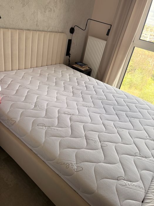 Sprzedam twardy materac 160x:200  prawie nowy