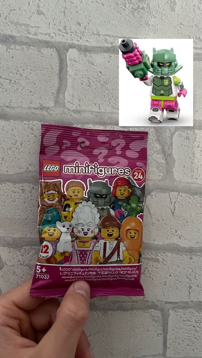 Lego minifigure Robot Warrior col412