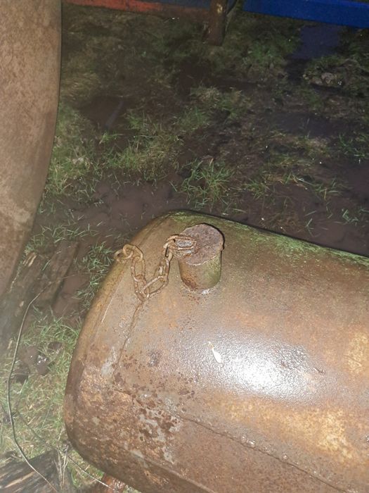 Бочка цистерна бензовоз Шини на титана 195/70/15с. З Ш на дисках 195/5