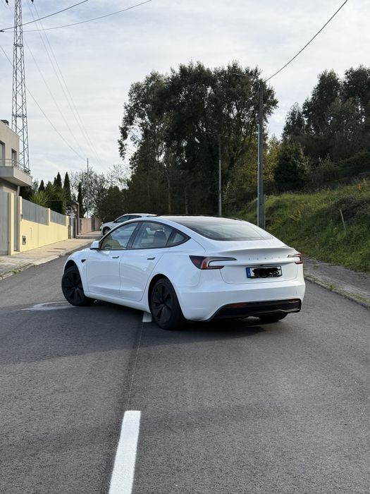 Tesla Modelo 3 SR Highland