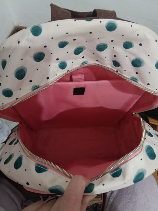 Vendo mochila de escola de menina