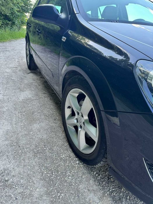 Авто Опель Астра