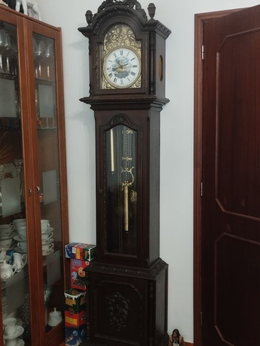 Relógio de pêndulo ou relógio de chão