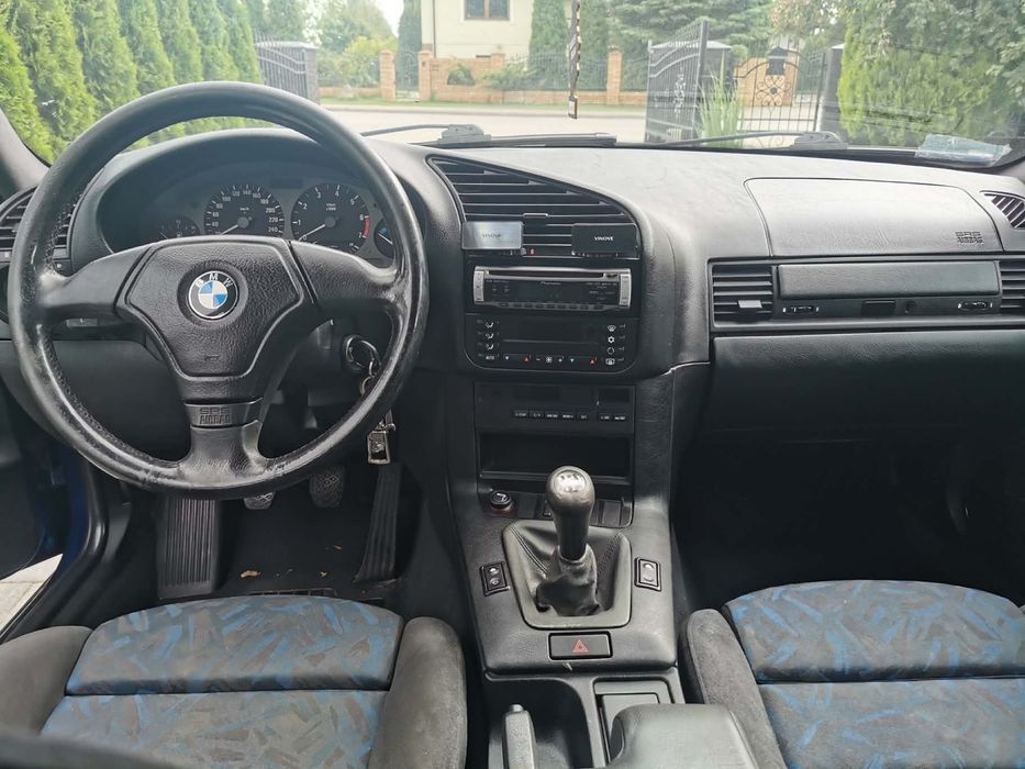 BMW E36 316i – fabryczny M-Pakiet, Avusblau