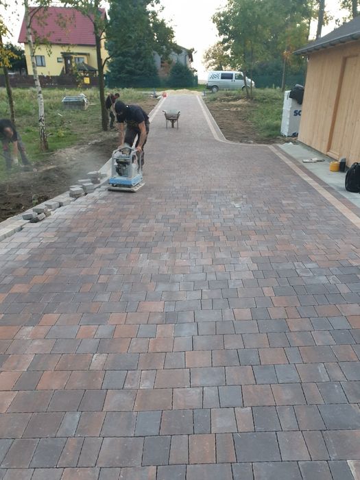 Układanie kostki brukowej