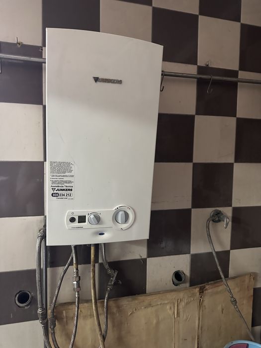 esquentador junkeres a funcionar bem dou garantia sou tecnico
