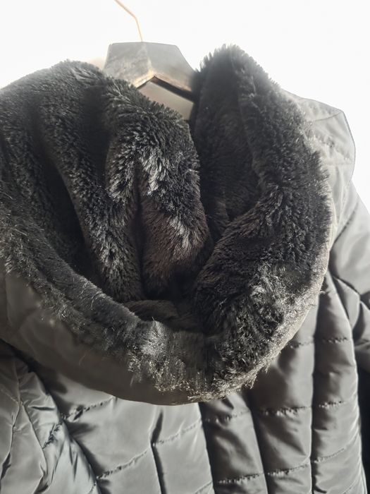 Kurtka Damska Zimowa Długa Wams Pikowana Czarna Kaptur Ciepła