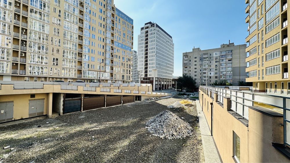 Гараж 7х3,5 паркоместо 23м2, Павловский квартал (Клочковская)