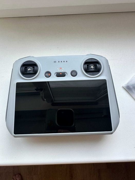 Квадрокоптер DJI Mavic 3 Pro + пульт DJI RC