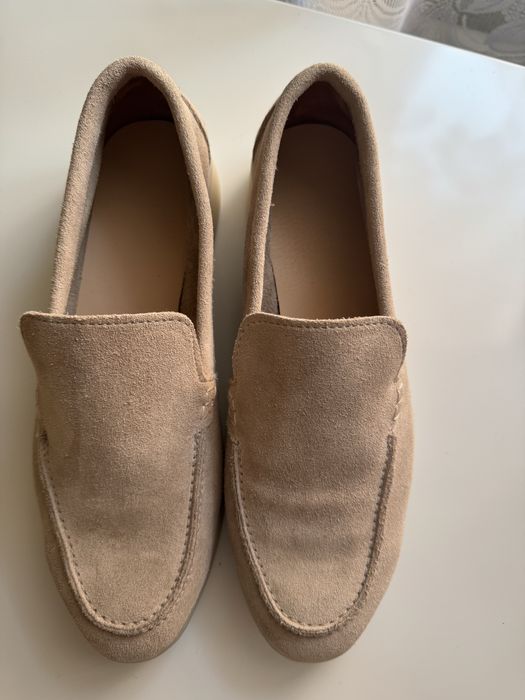 Нові замшеві лофери 38р