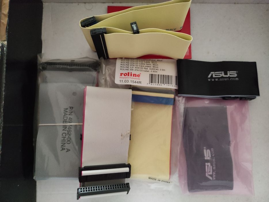 Caixa com +40 cabos novos64585127467139122