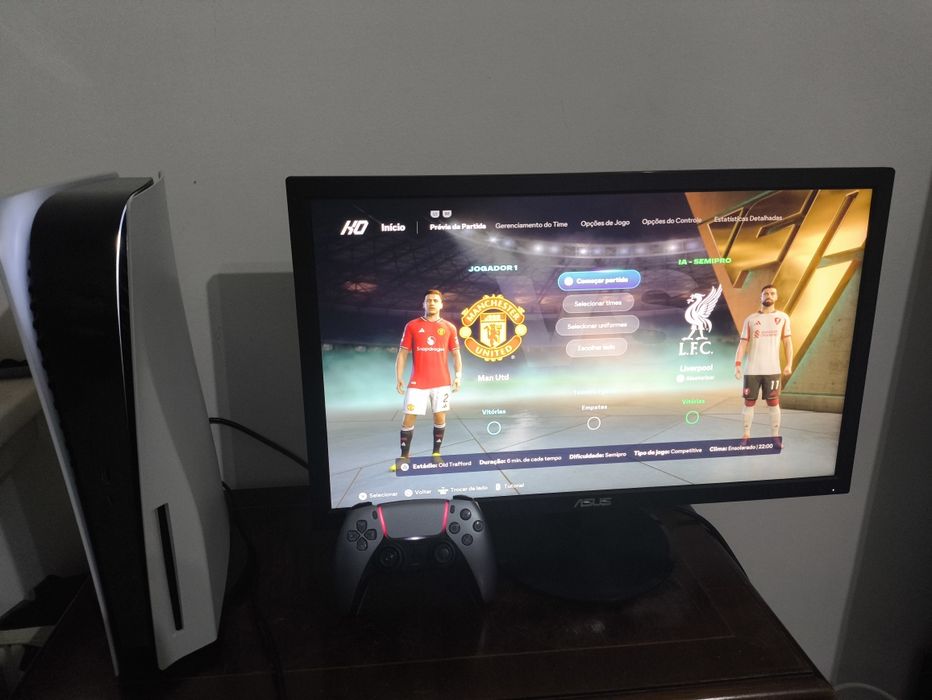 Playstation 5 com comando e cabos