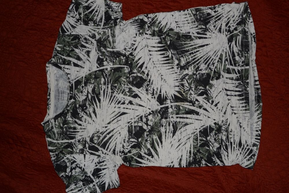 Футболка для підлітків