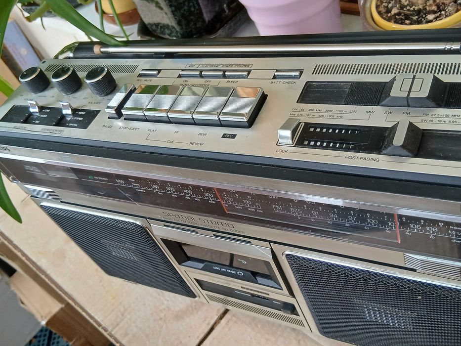 Магнитола Philips D 8589.