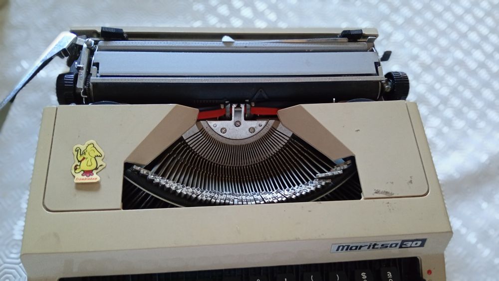 Máquina de escrever para desocupar