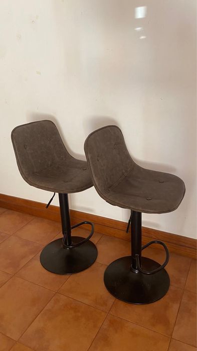 Conjunto de 2 Bancos