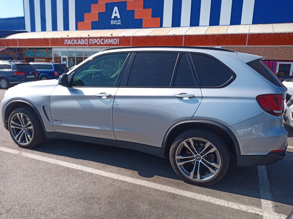 BMW X5  f15  2015 року серебристий металік
