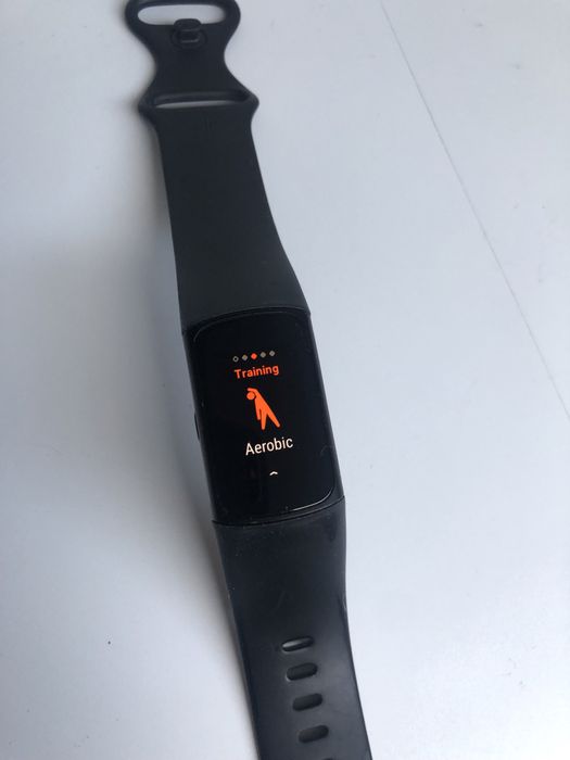 Fitbit Charge 6 smartwatch smartband