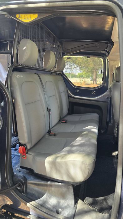 Peugeot Partner 5 lugares versão  longa