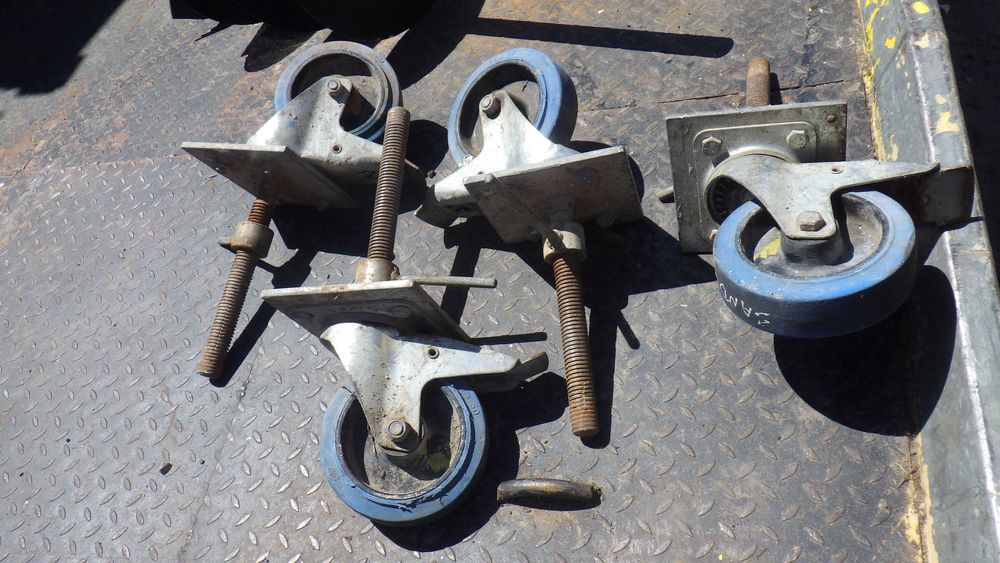 Rusztowanie Aluminiowe  Koła 4 szt Hamulec  z podstawkami regulowanymi