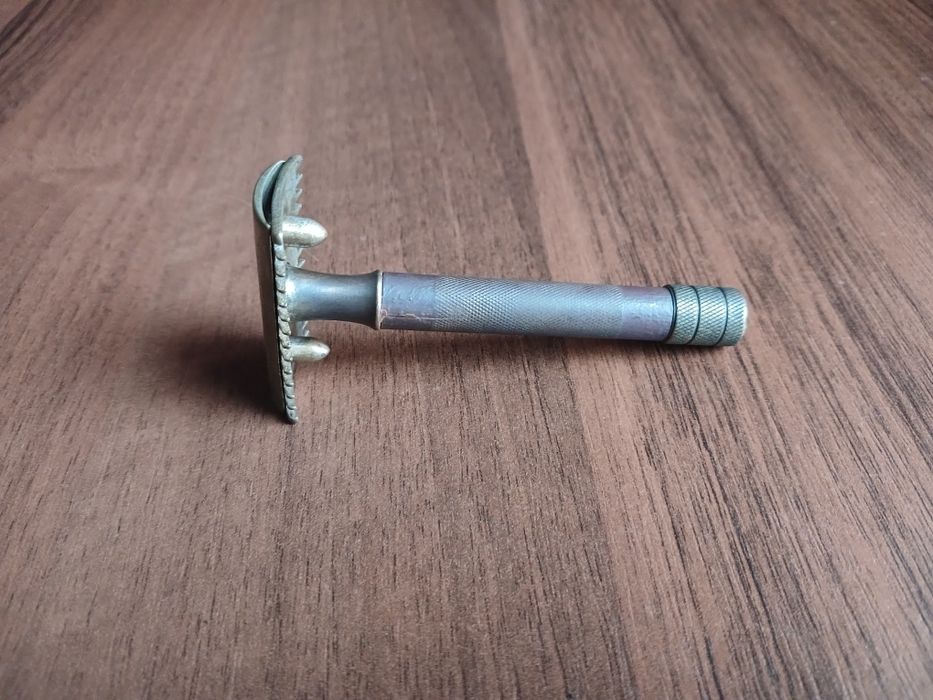 Бритвеный  станок  GILLETTE