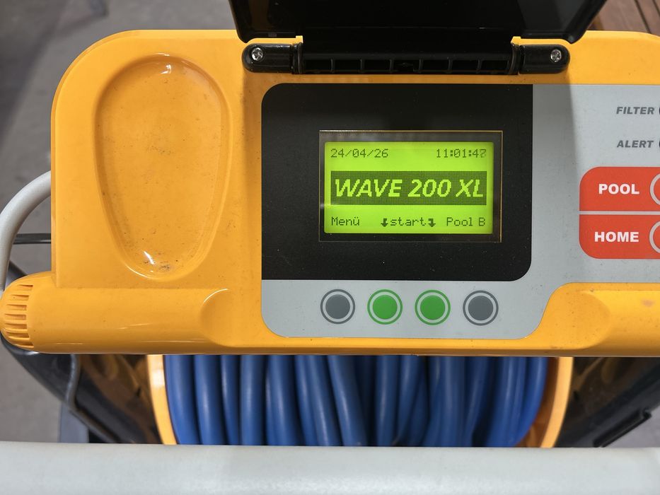 Robot sprzątający basen Wave XL 200 /wynajm