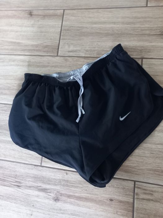 firmowe damskie spodenki sportowe-NIKE-rozmiar-S-36