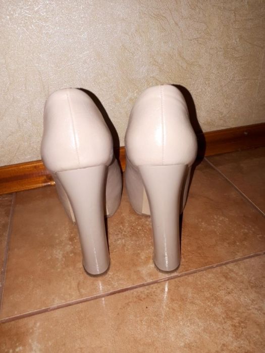 Продам туфлі