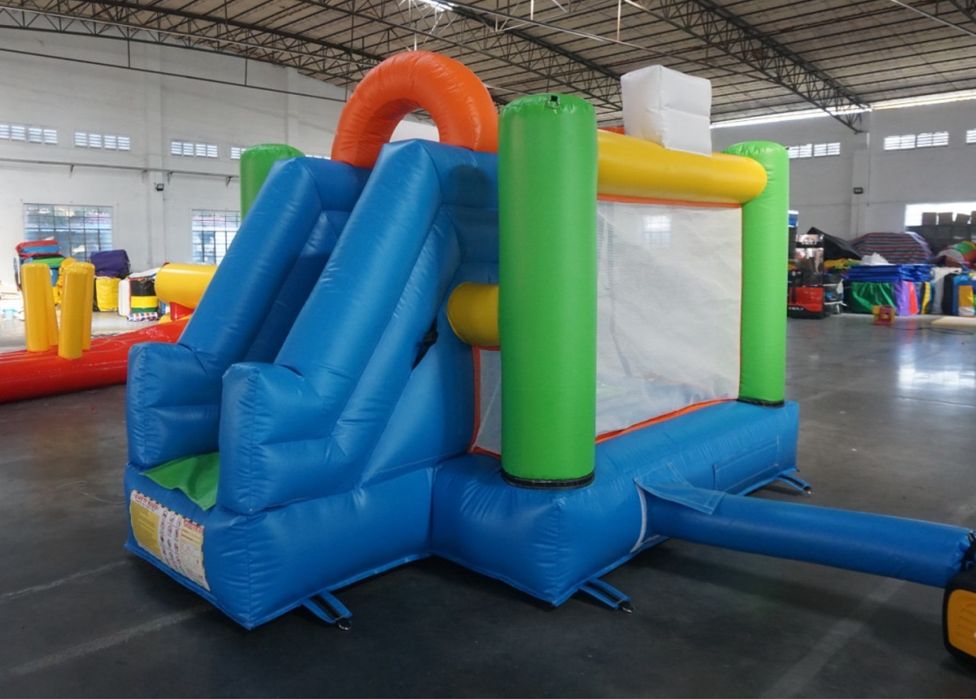 Insuflavel saltitão com escorrega - Novo