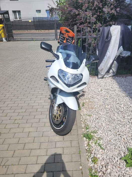 Motor Suzuki GSX-R 750 , biały