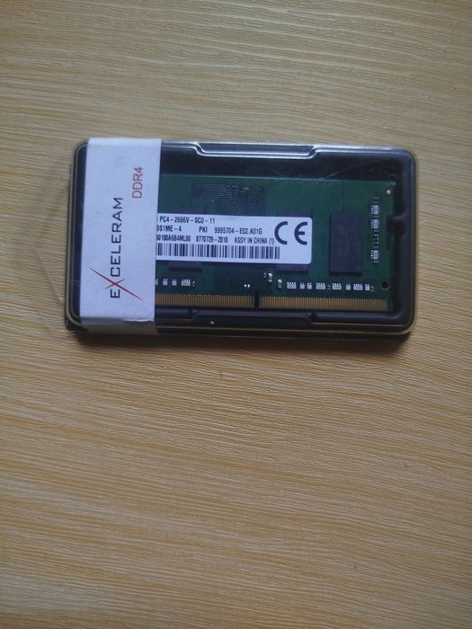 Продам или обменяю exceleram ddr4 4gb
