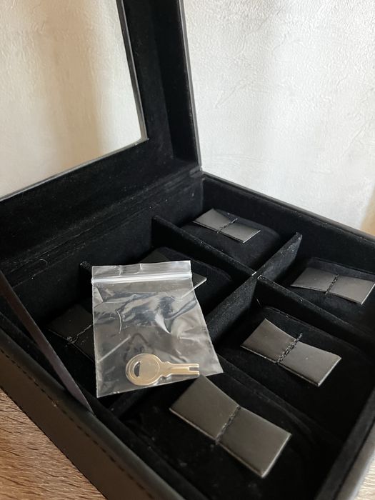 Шкатулка скринька для годинників НОВА