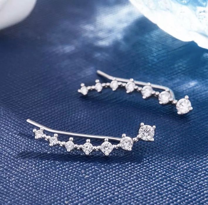 Brincos antialérgicos brilhantes lindos com oferta de portes